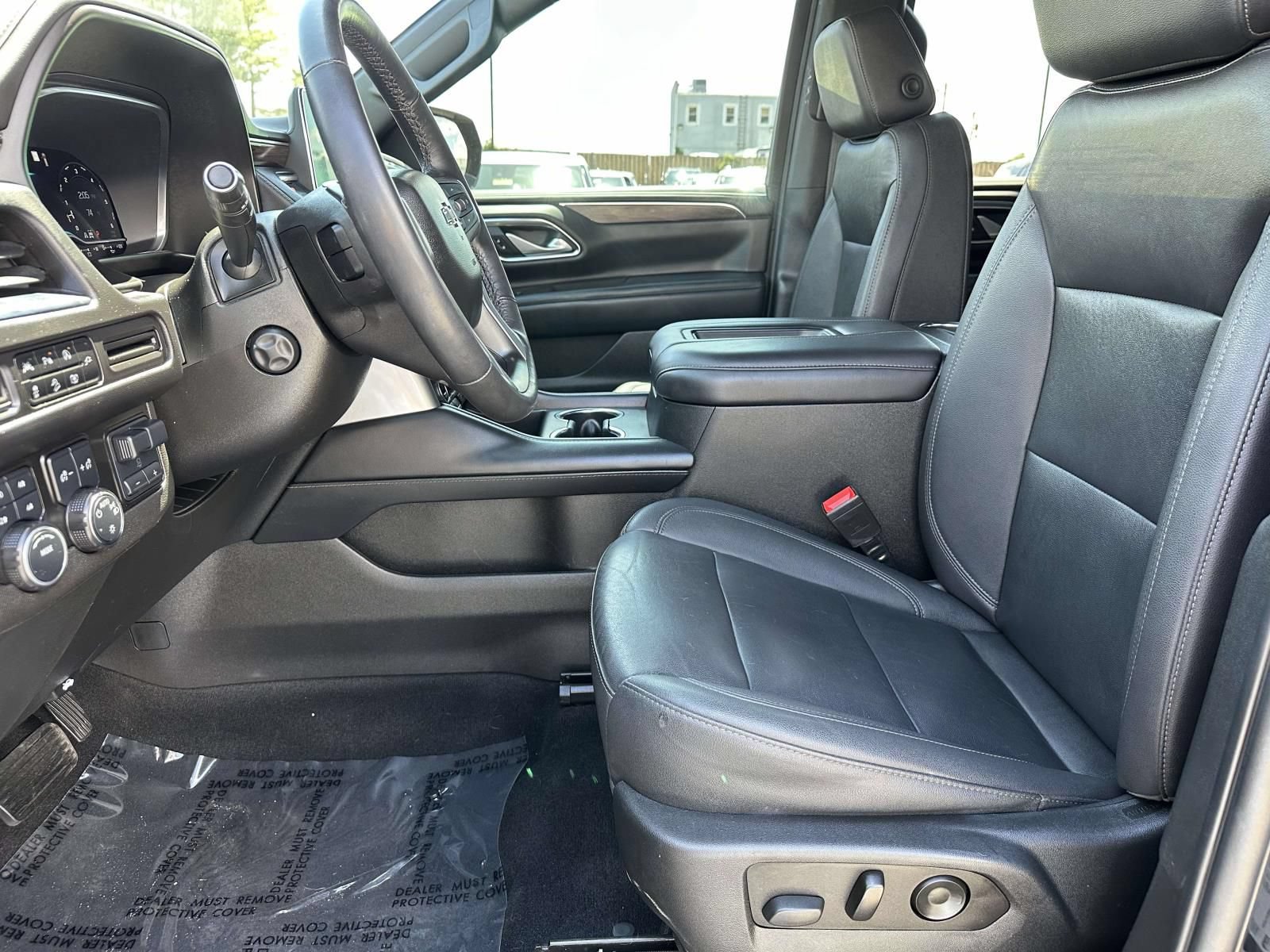 Used 2022 Chevrolet Tahoe Z71 w/ Luxury Package AWD/4WD image 22