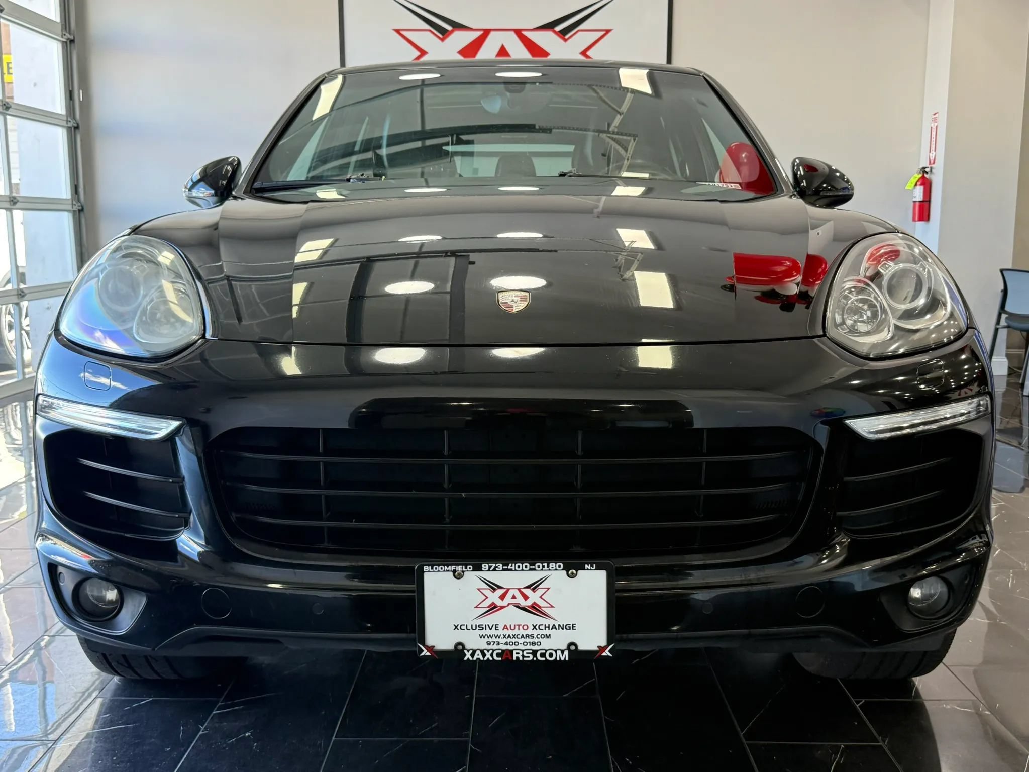Used 2017 Porsche Cayenne Platinum Edition AWD/4WD image 2