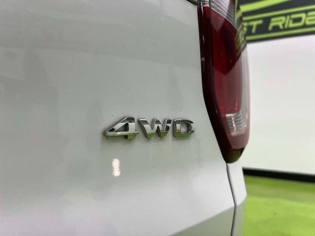 Used 2016 Ford Explorer XLT AWD/4WD image 14