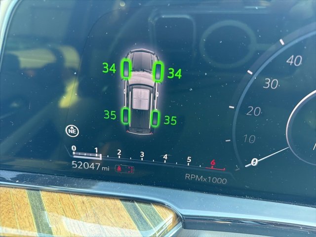 Used 2021 Cadillac Escalade Sport Platinum image 17