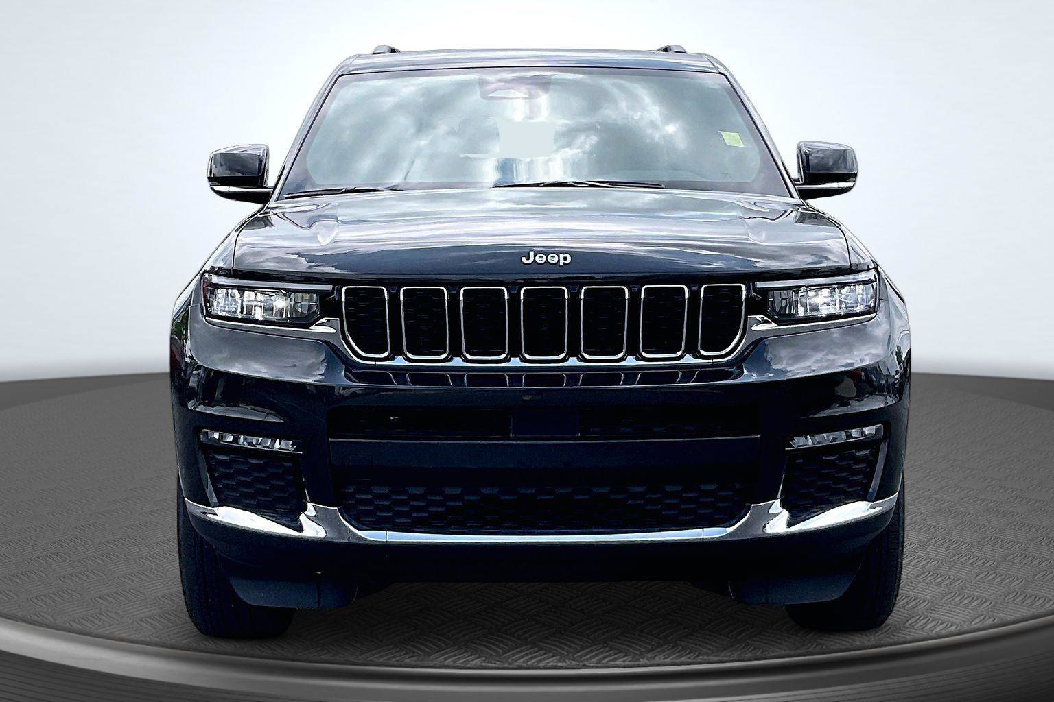 Used 2023 Jeep Grand Cherokee L Limited AWD/4WD image 3