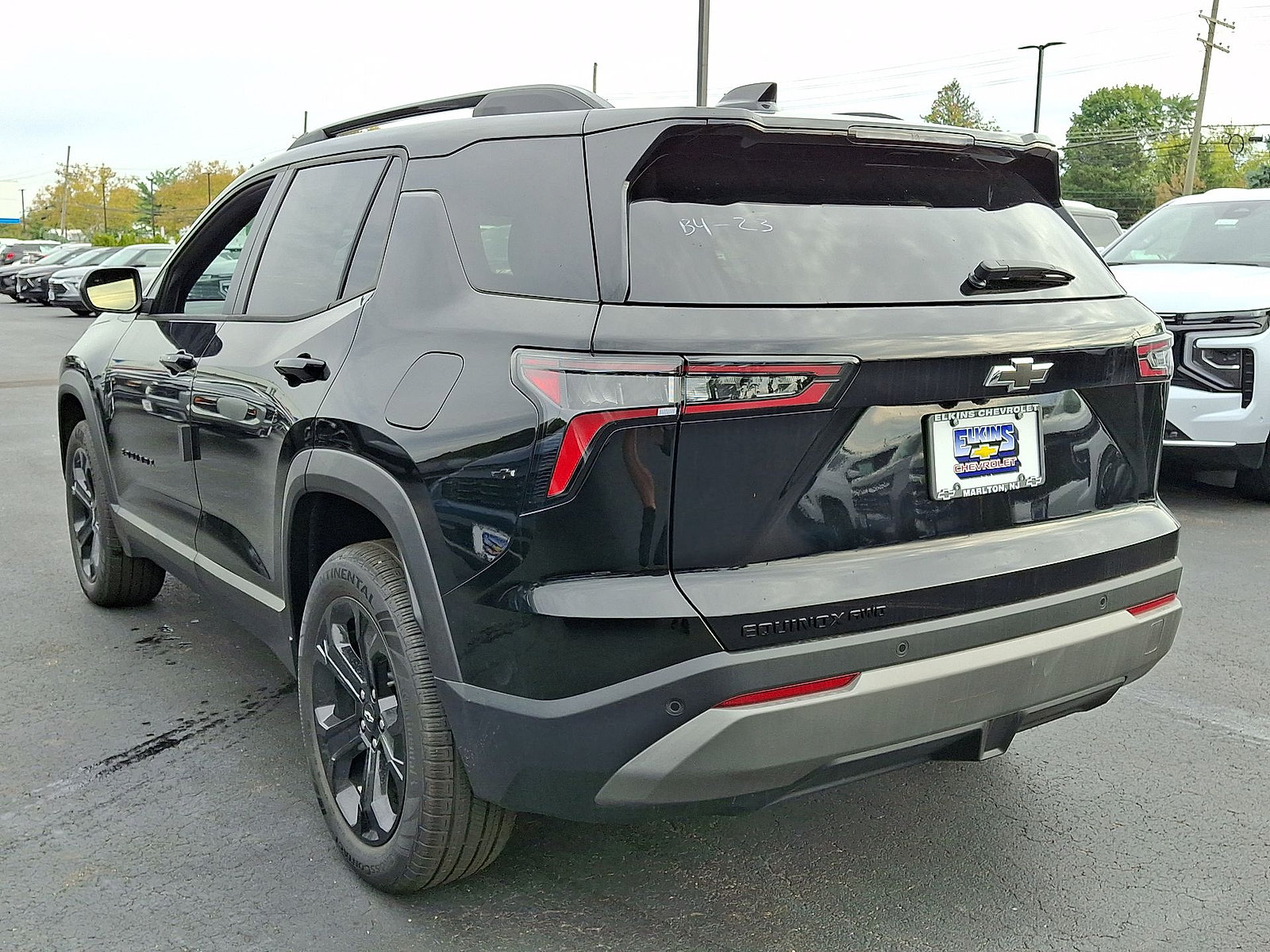 New 2027 Chevrolet Equinox LT w/ Midnight Edition AWD/4WD image 3