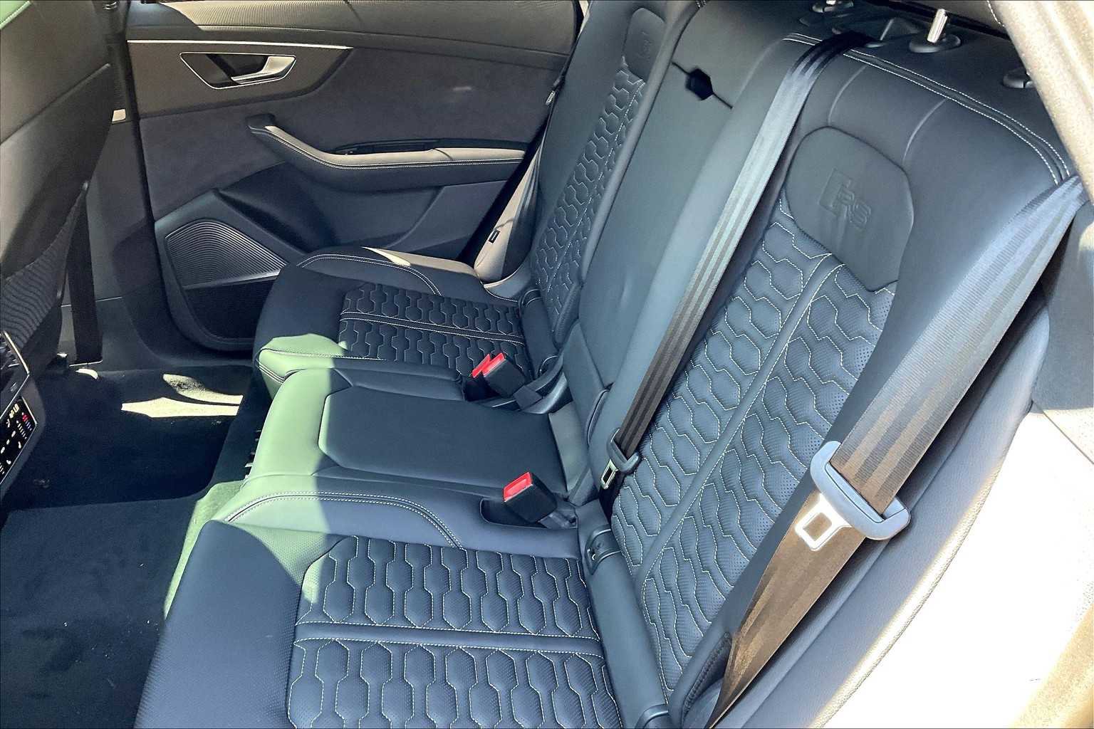 New 2025 Audi RS Q8 performance image 17