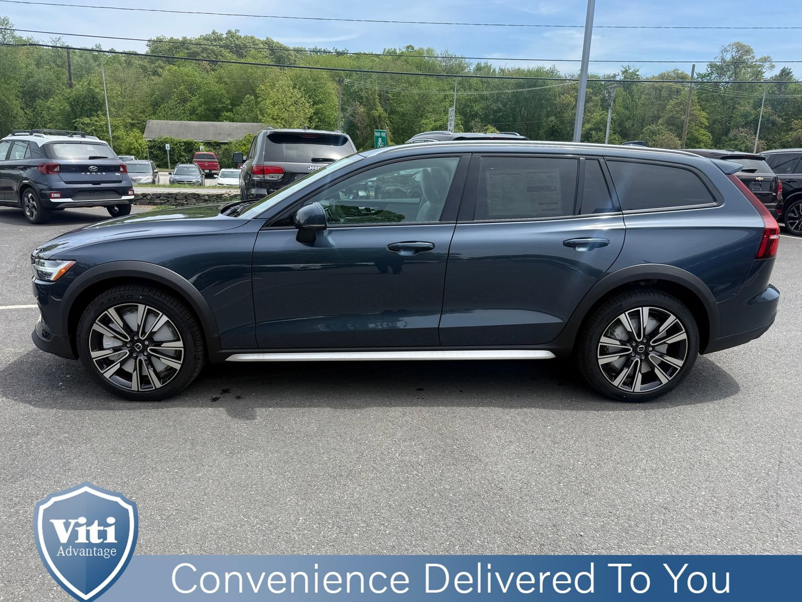 New 2026 Volvo V60 B5 Cross Country Ultra w/ Protection Package Premier AWD/4WD image 5