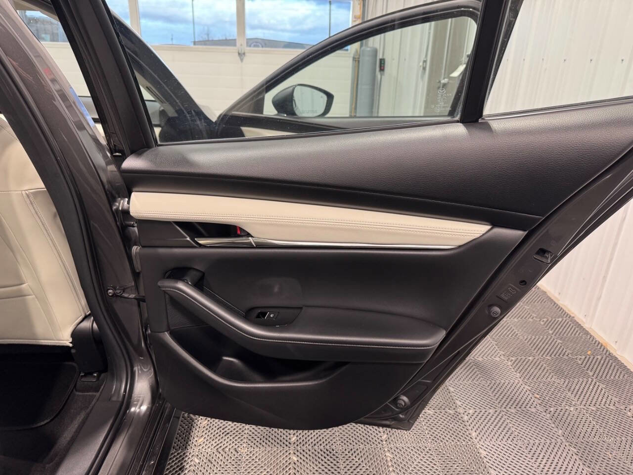 Used 2020 MAZDA MAZDA3 AWD Sedan w/ Premium Package image 15