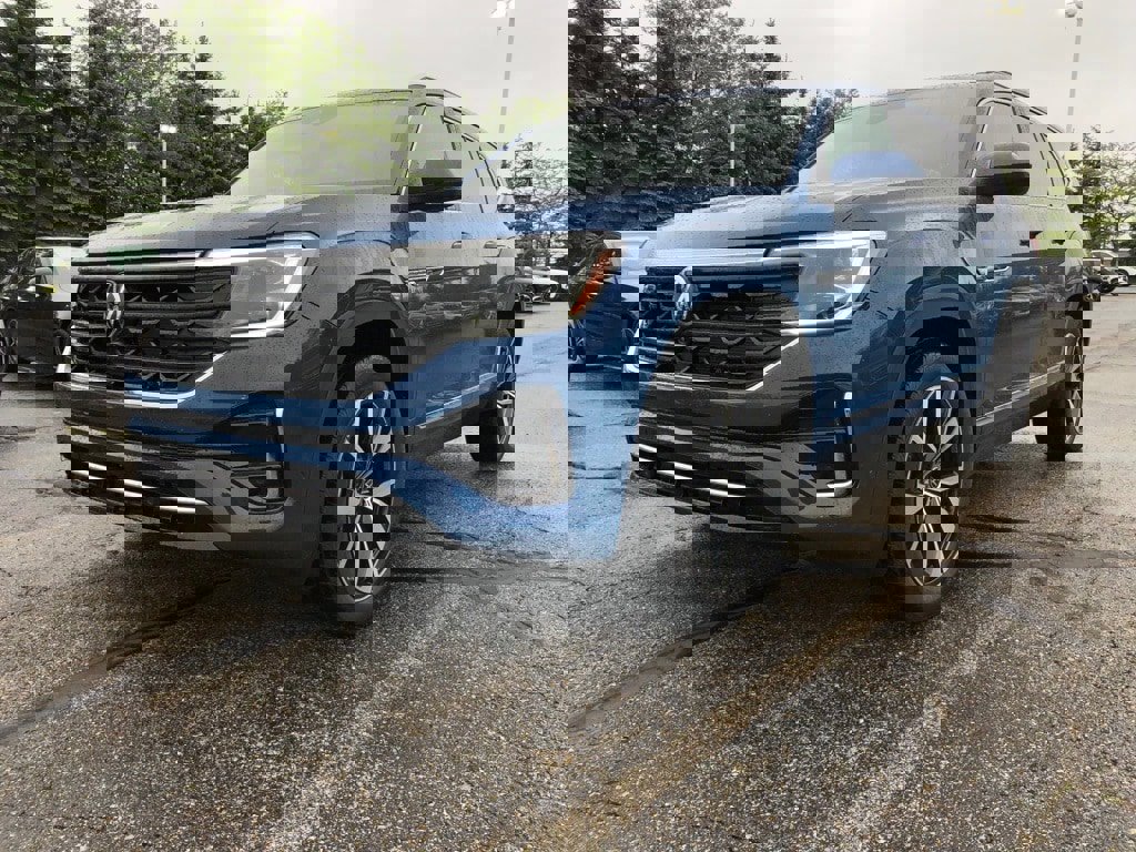 New 2025 Volkswagen Atlas SEL Premium R-Line image 3