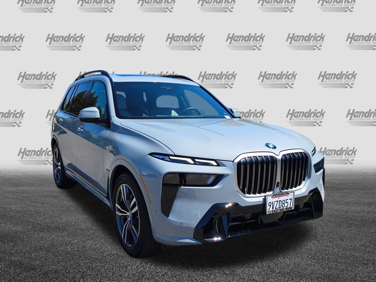 Used 2026 BMW X7 xDrive40i w/ M Sport Package AWD/4WD image 2