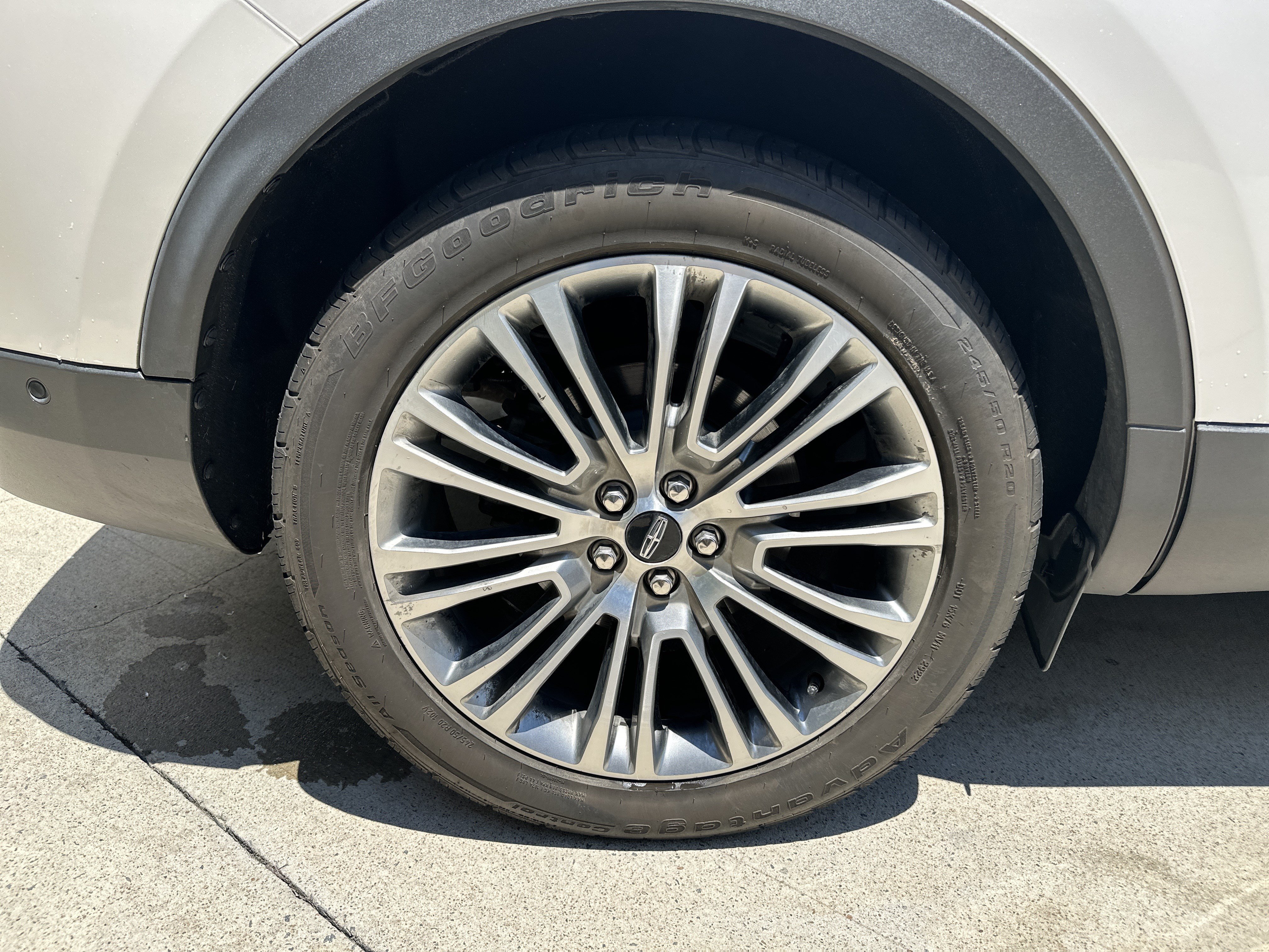 Used 2016 Lincoln MKX Reserve w/ Technology Package AWD/4WD image 19