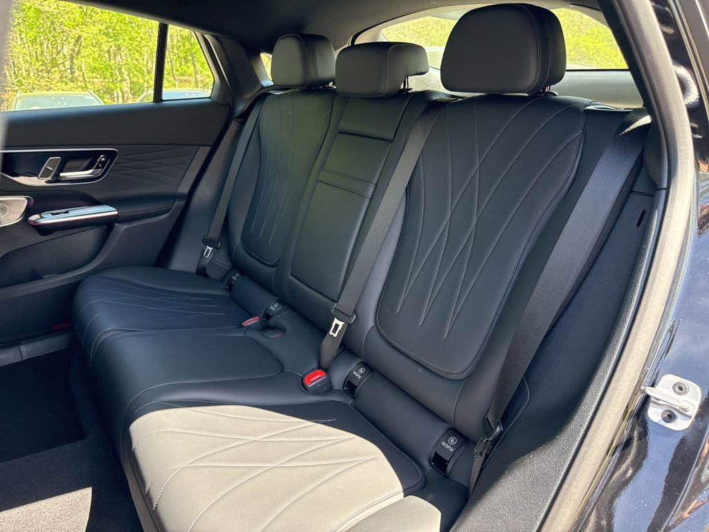 New 2025 Mercedes-Benz GLC 63 AMG S image 32