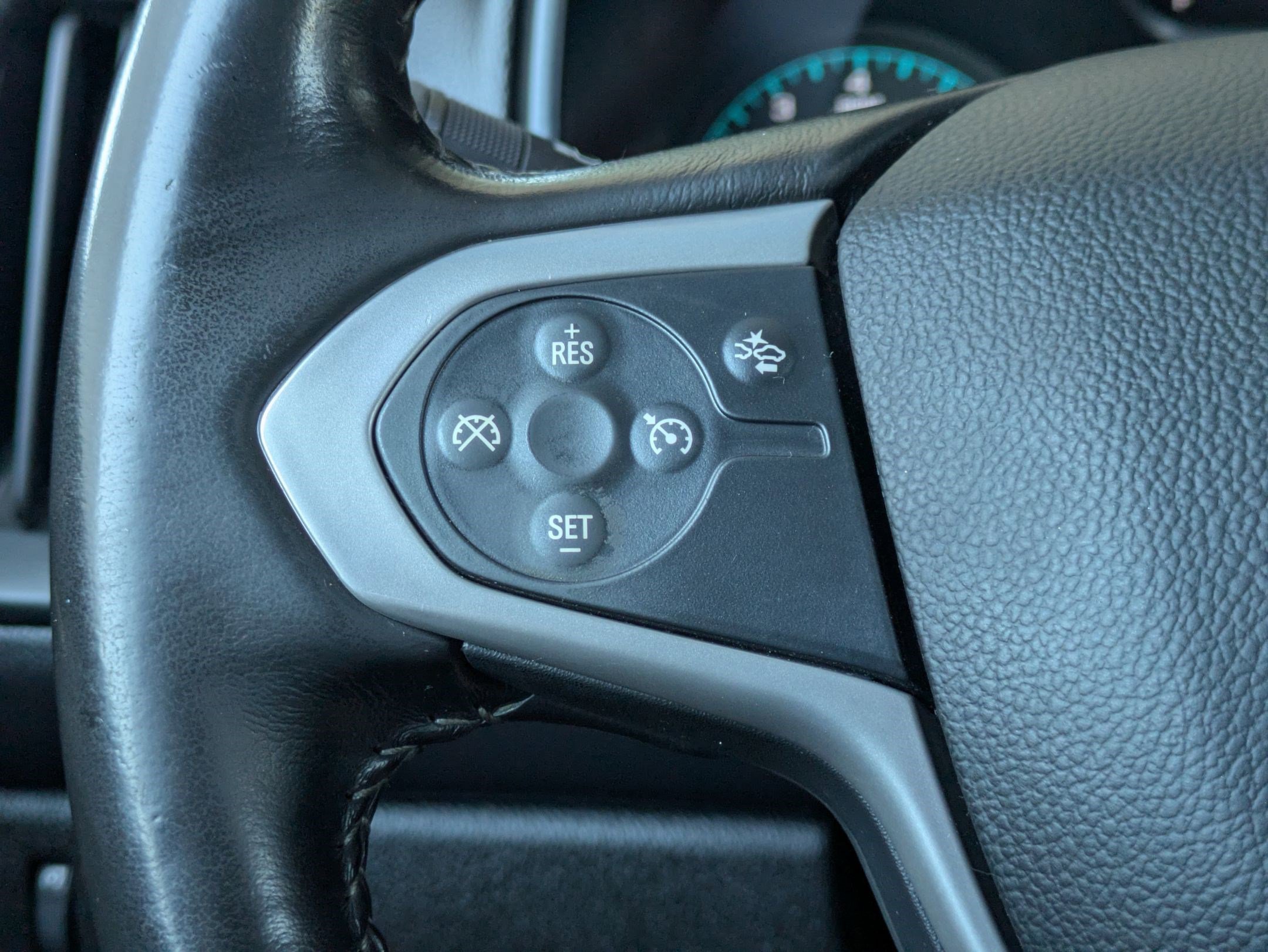 Used 2022 Chevrolet Colorado LT w/ Fleet Safety Package image 15