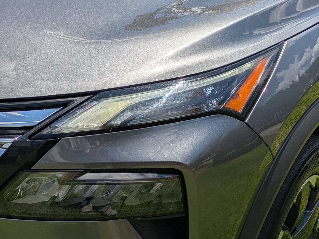 Used 2024 Nissan Rogue SV AWD/4WD image 10
