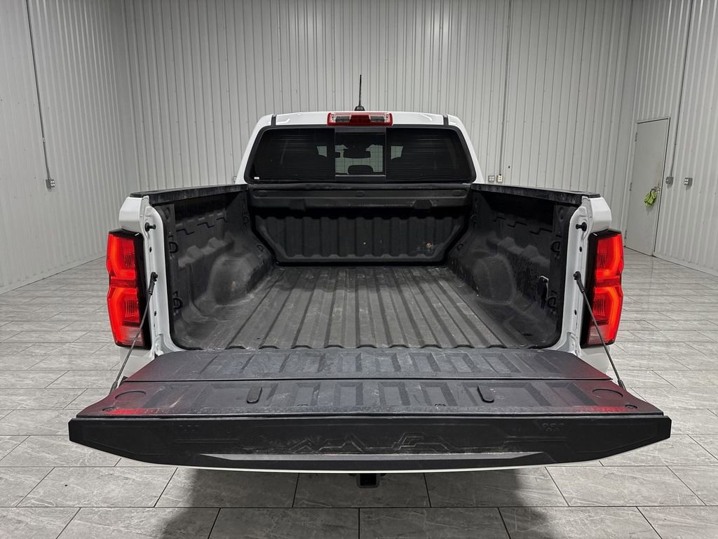 Used 2024 Chevrolet Colorado Z71 w/ Z71 Convenience Package 2 image 27