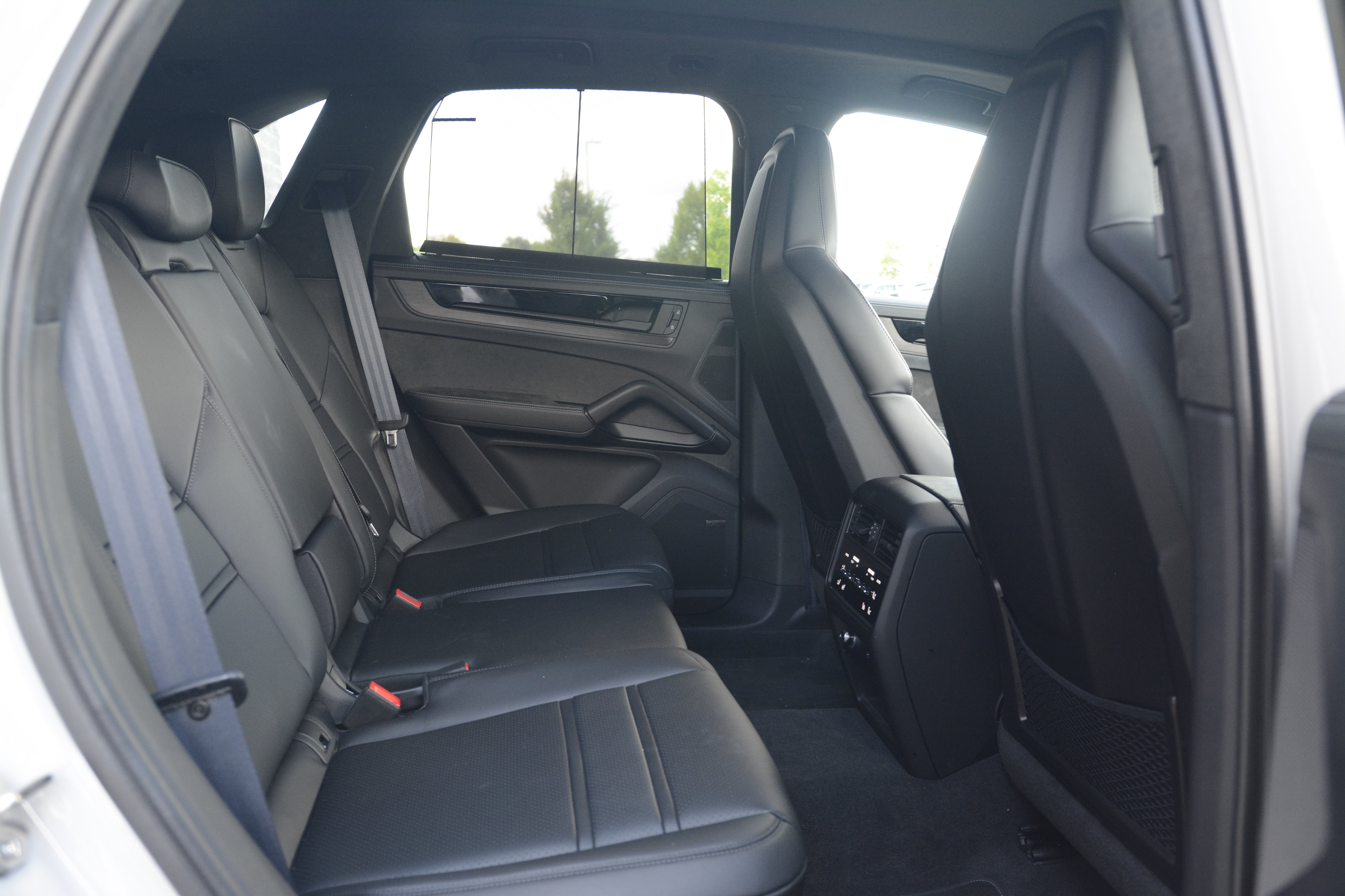 Certified 2026 Porsche Cayenne GTS AWD/4WD image 32