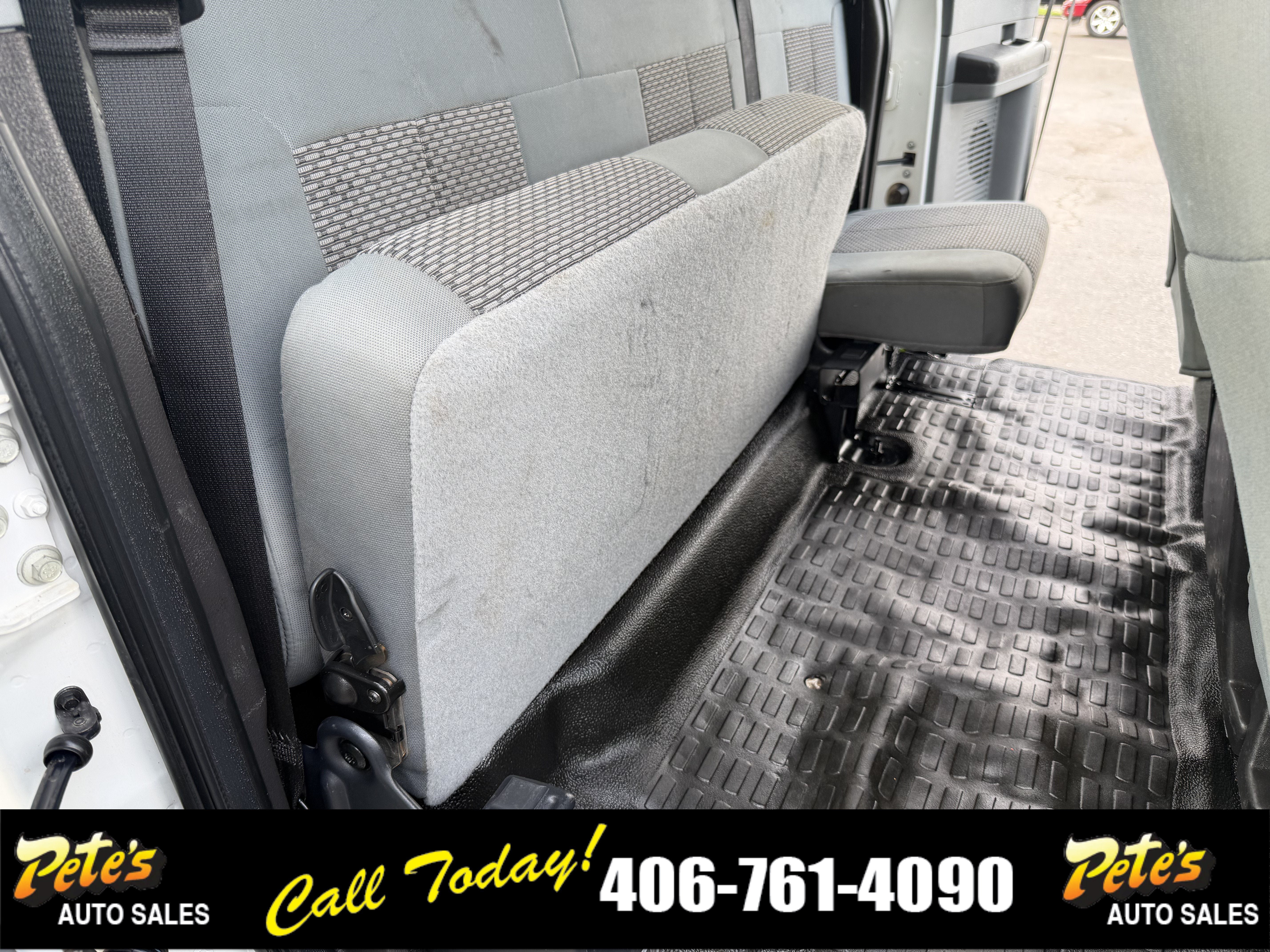 Used 2011 Ford F550 4x4 SuperCab Super Duty w/ Payload Upgrade Pkg image 34