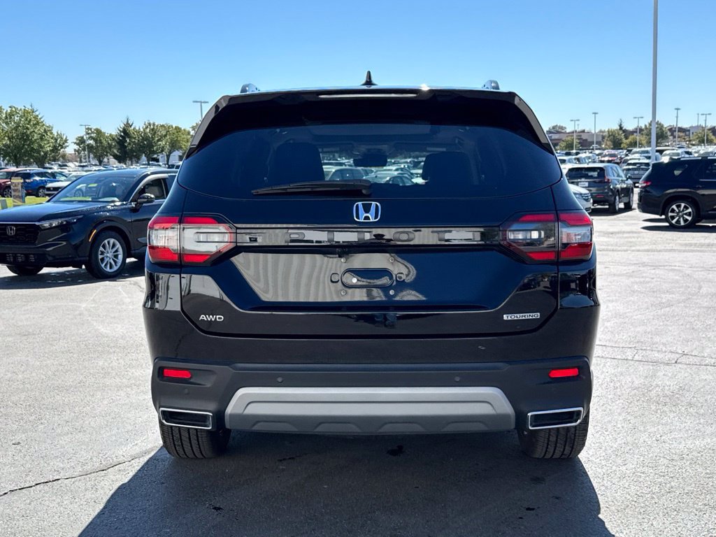 Used 2023 Honda Pilot Touring image 6