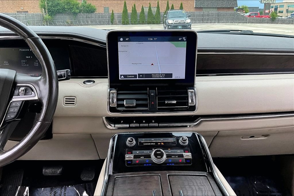 Used 2018 Lincoln Navigator Reserve AWD/4WD image 19