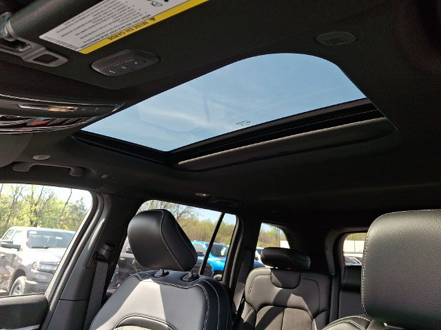 New 2026 Jeep Grand Cherokee Altitude AWD/4WD image 10