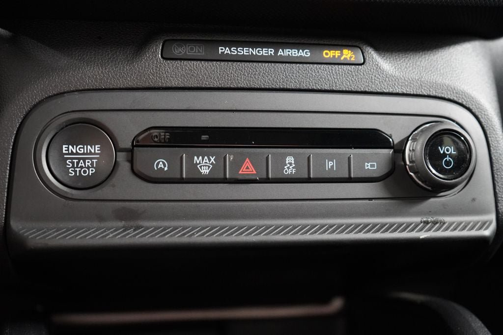 Certified 2025 Ford Bronco Sport Outer Banks w/ Outer Banks Tech Package+ AWD/4WD image 31