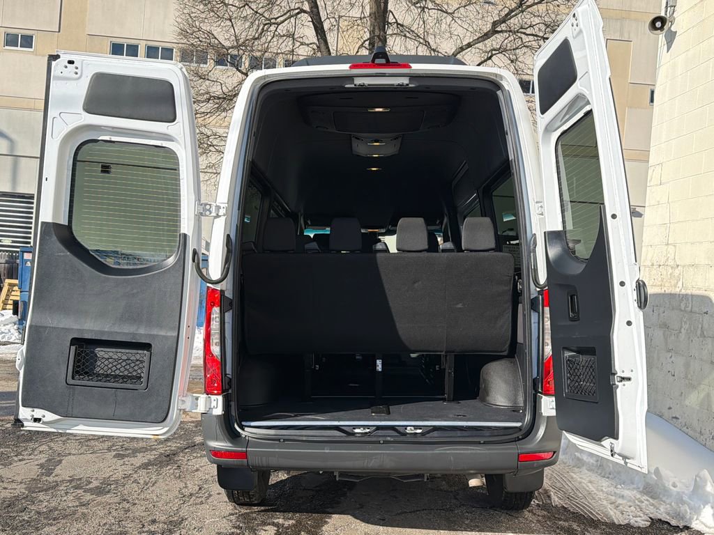 Used 2024 Mercedes-Benz Sprinter 2500 image 8