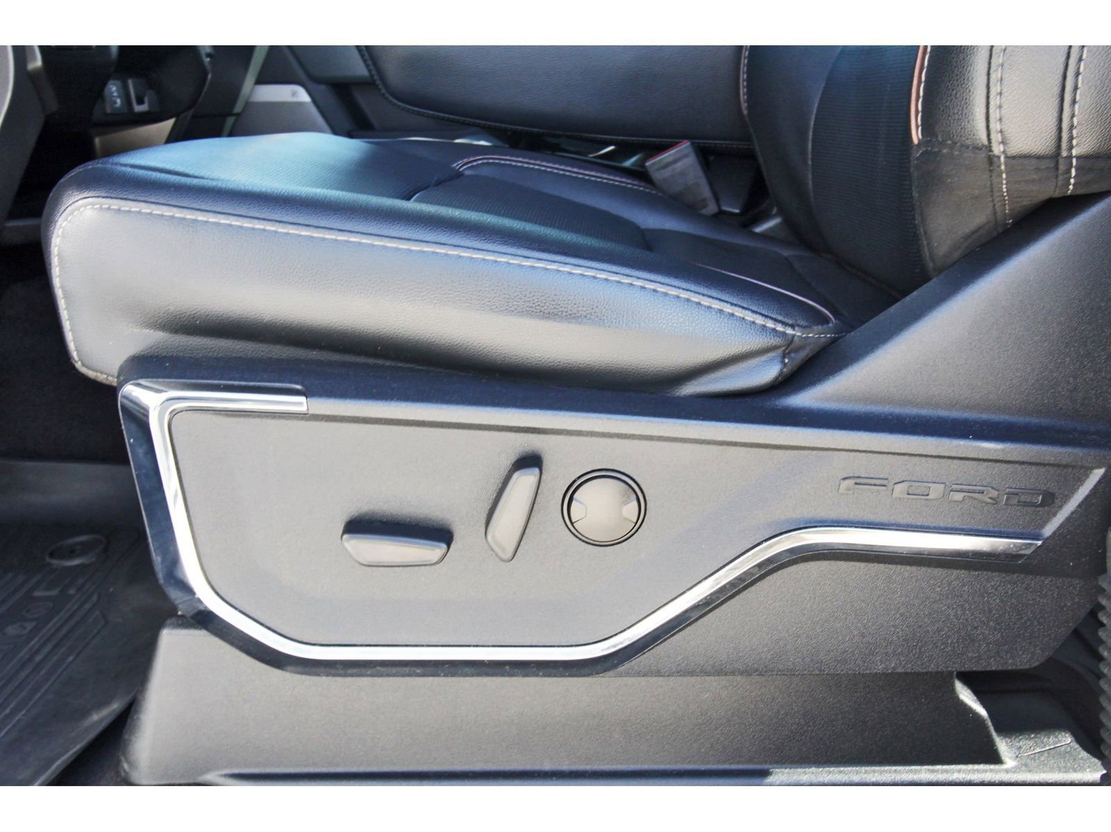 Used 2022 Ford F150 Lariat w/ Equipment Group 501A Mid AWD/4WD image 27