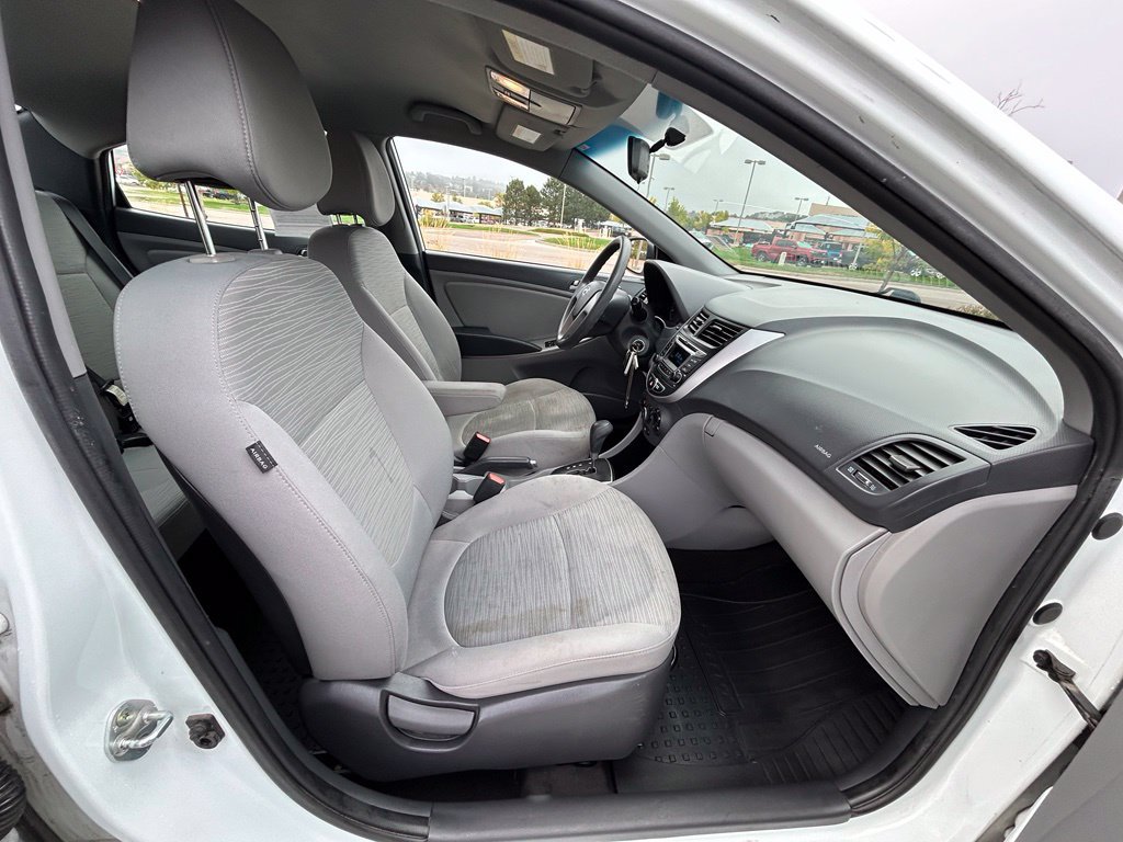 Used 2015 Hyundai Accent GLS FWD image 28