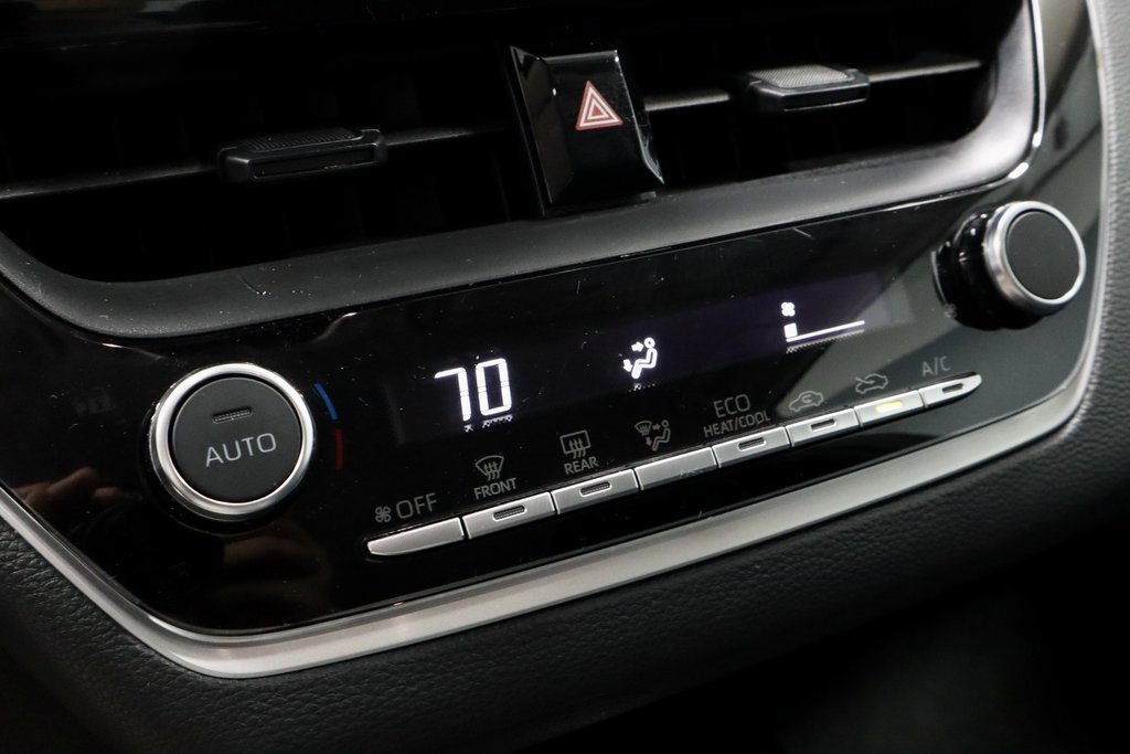 Used 2025 Toyota Corolla LE image 31
