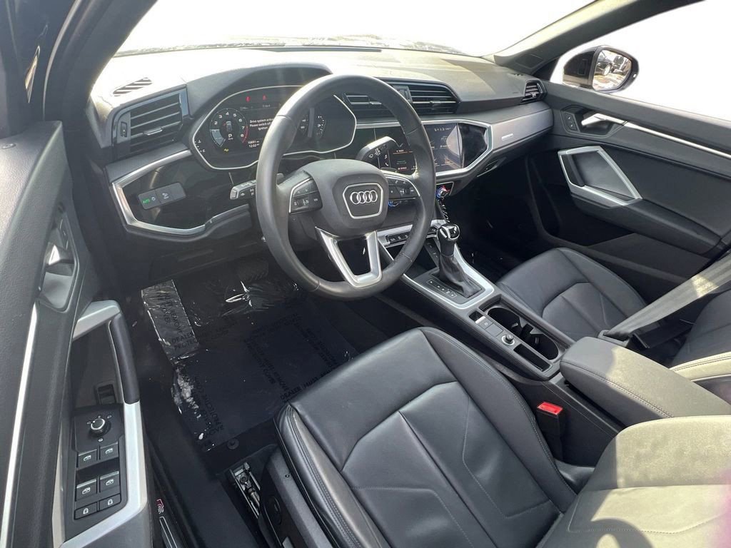 Used 2025 Audi Q3 2.0T Premium image 7