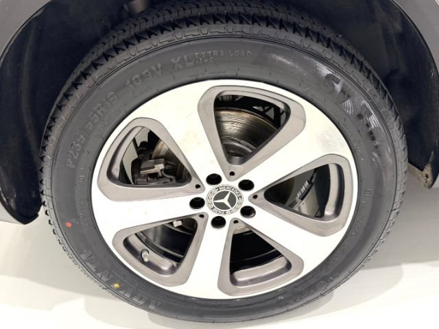 Used 2019 Mercedes-Benz GLC 300 4MATIC image 10