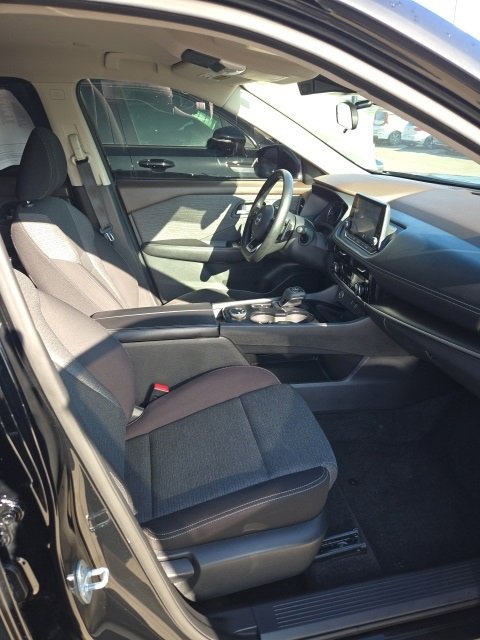 Used 2022 Nissan Rogue SV image 33