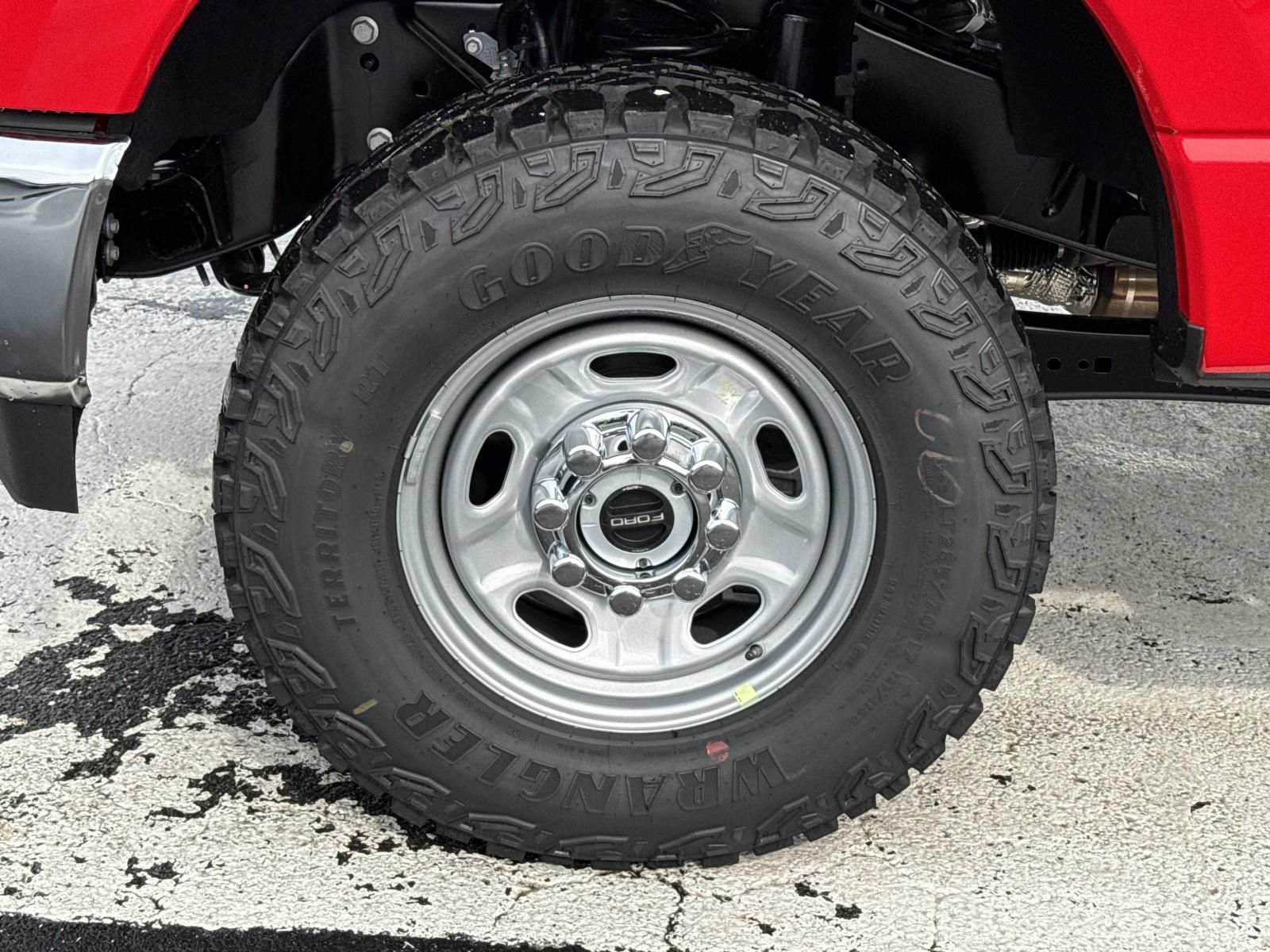 New 2026 Ford F250 XL w/ XL Off-Road Package AWD/4WD image 9