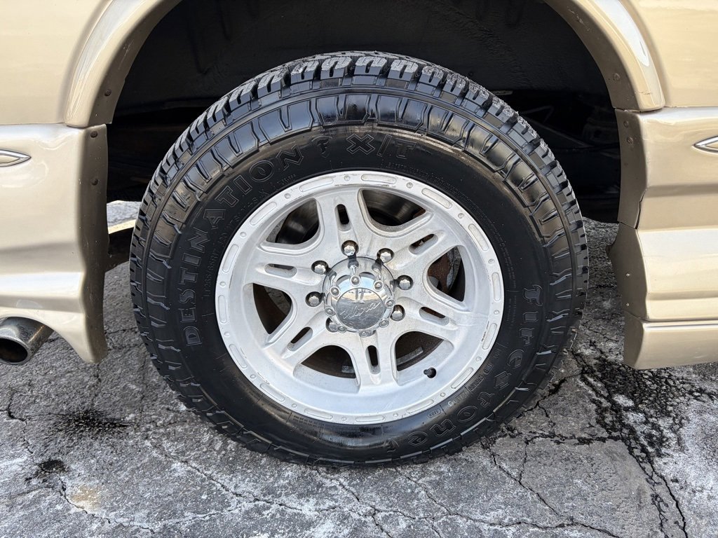 Used 2008 GMC Savana 2500 Extended Passenger w/ Preferred Equipment Group image 26