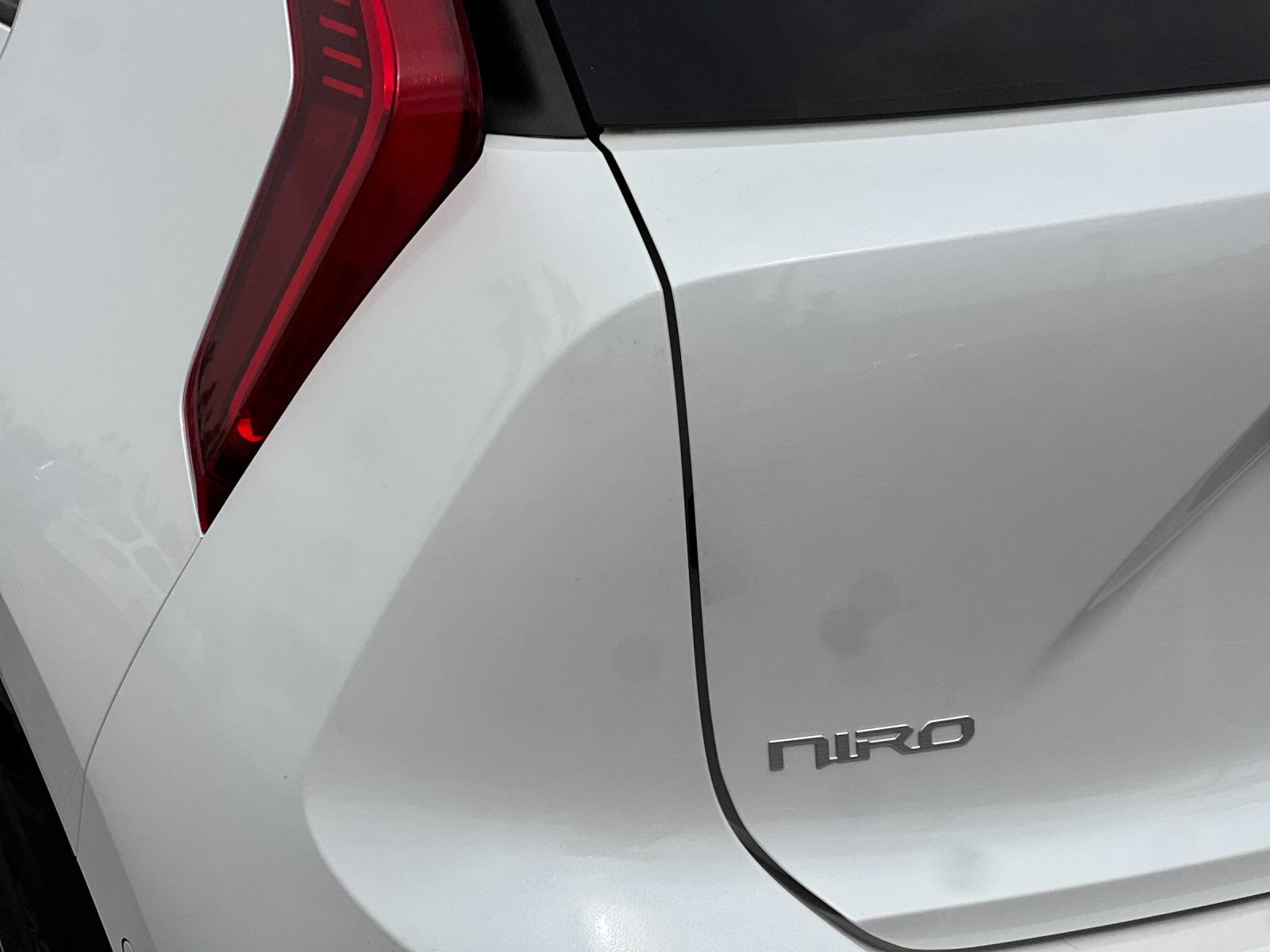 Used 2024 Kia Niro Wave FWD image 26