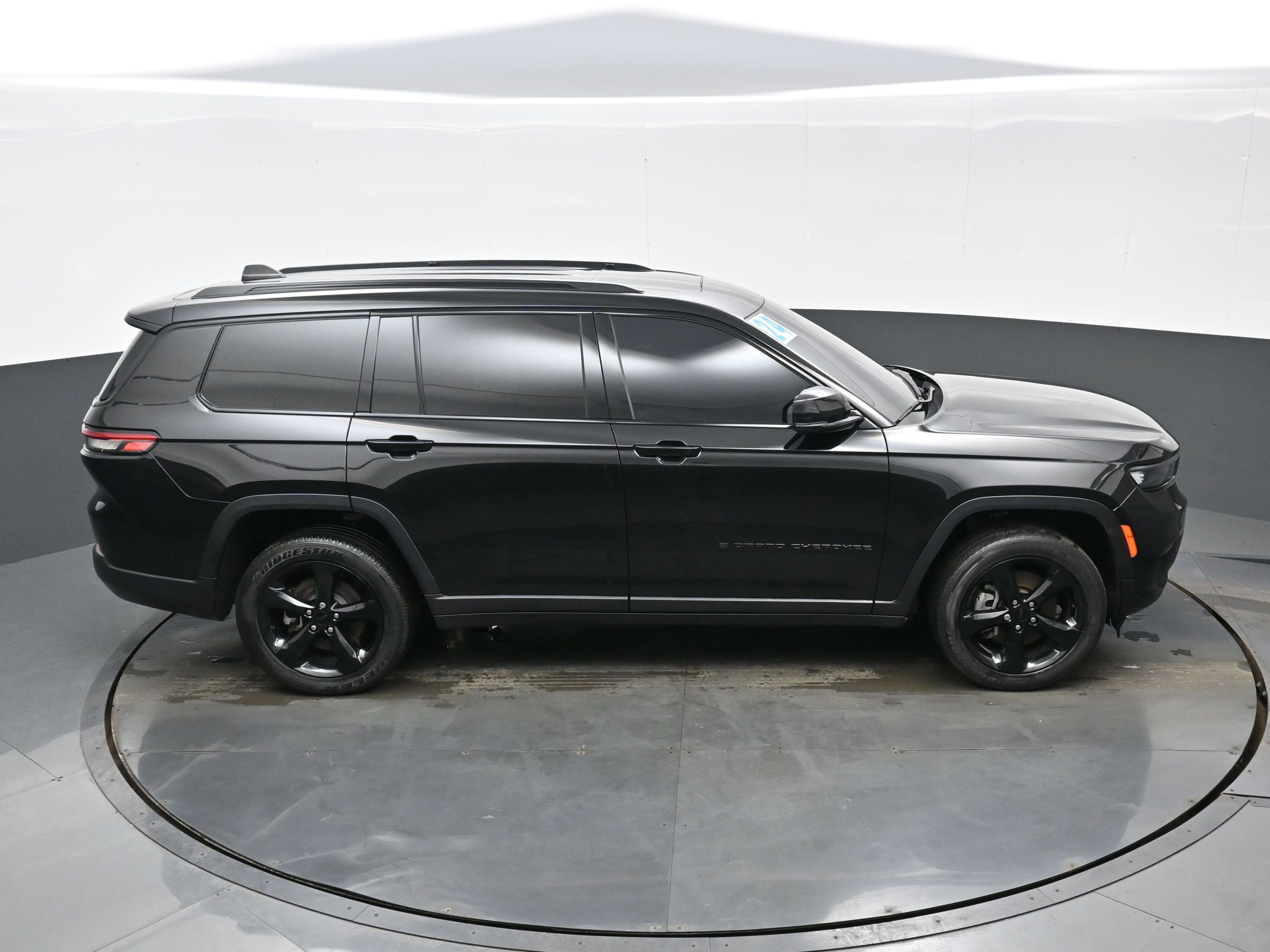 Used 2024 Jeep Grand Cherokee L Altitude image 37