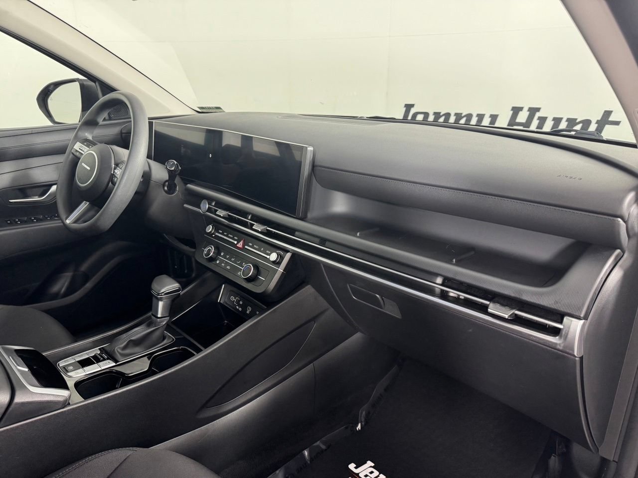 Used 2025 Hyundai Tucson SE FWD image 36