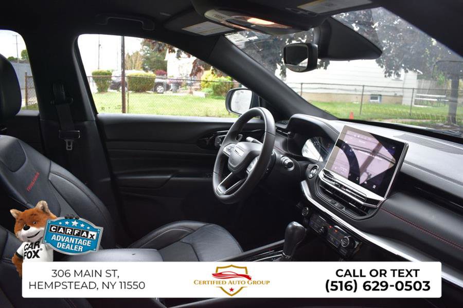 Used 2025 Jeep Compass Trailhawk AWD/4WD image 20