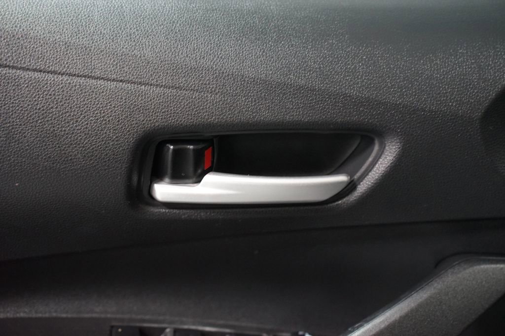 Certified 2021 Toyota Corolla LE image 28