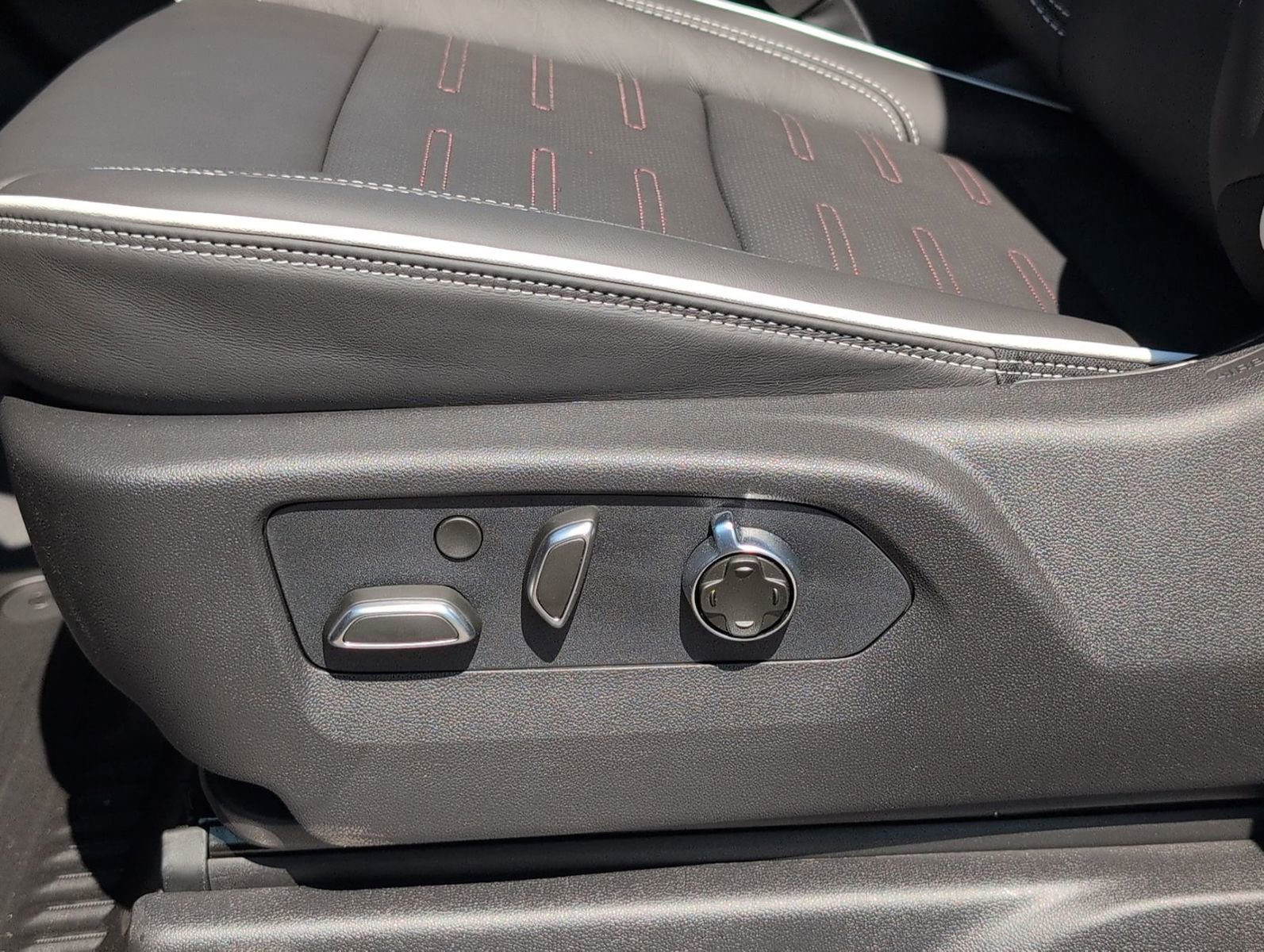 New 2026 GMC Sierra 1500 AT4X AWD/4WD image 14