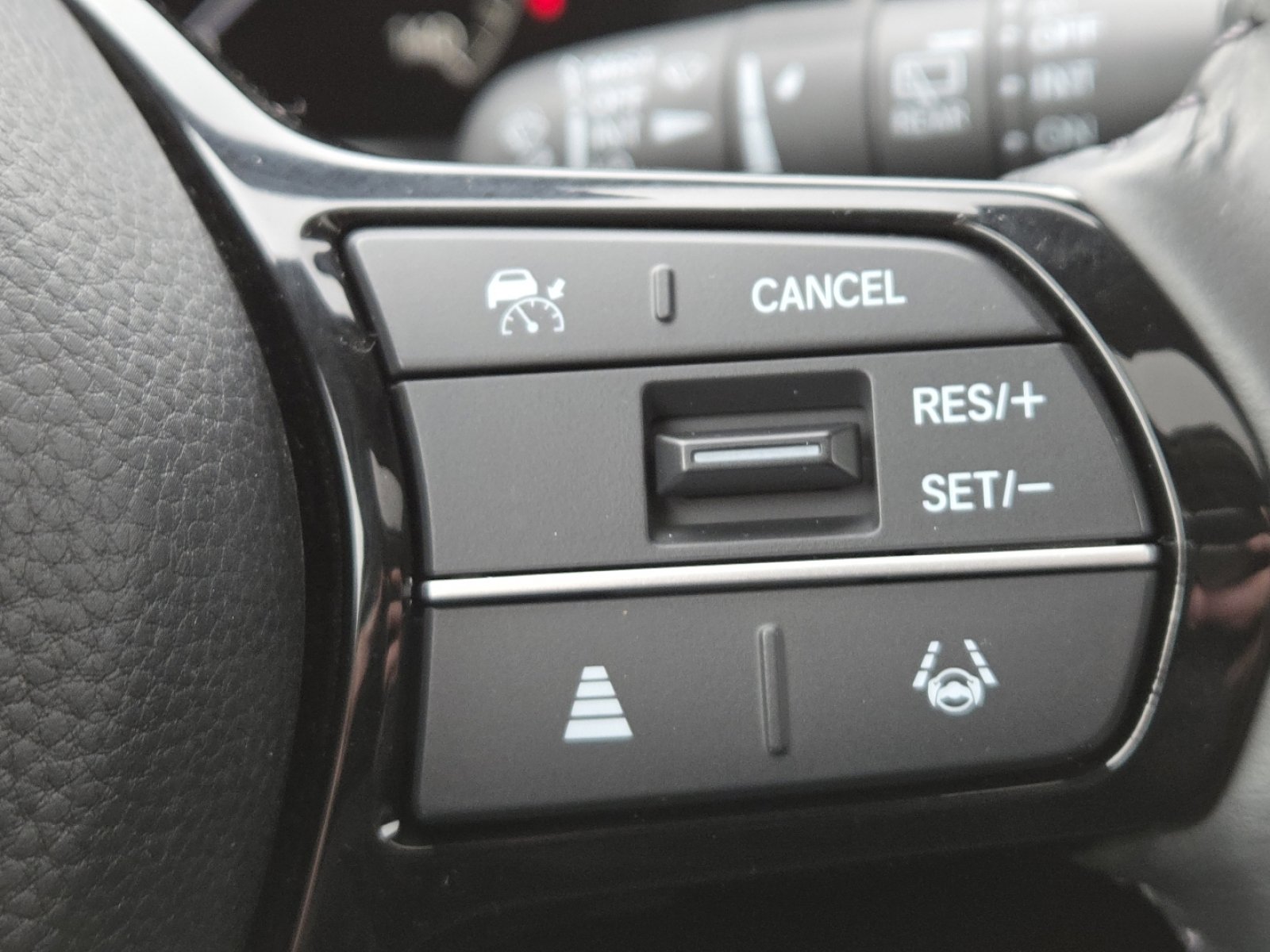 Used 2023 Honda CR-V EX-L image 6