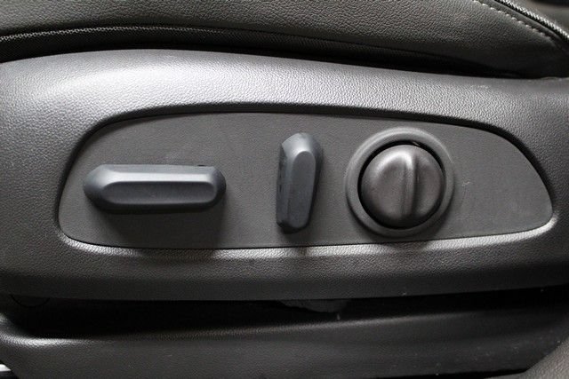Used 2023 Buick Encore GX Essence FWD image 18
