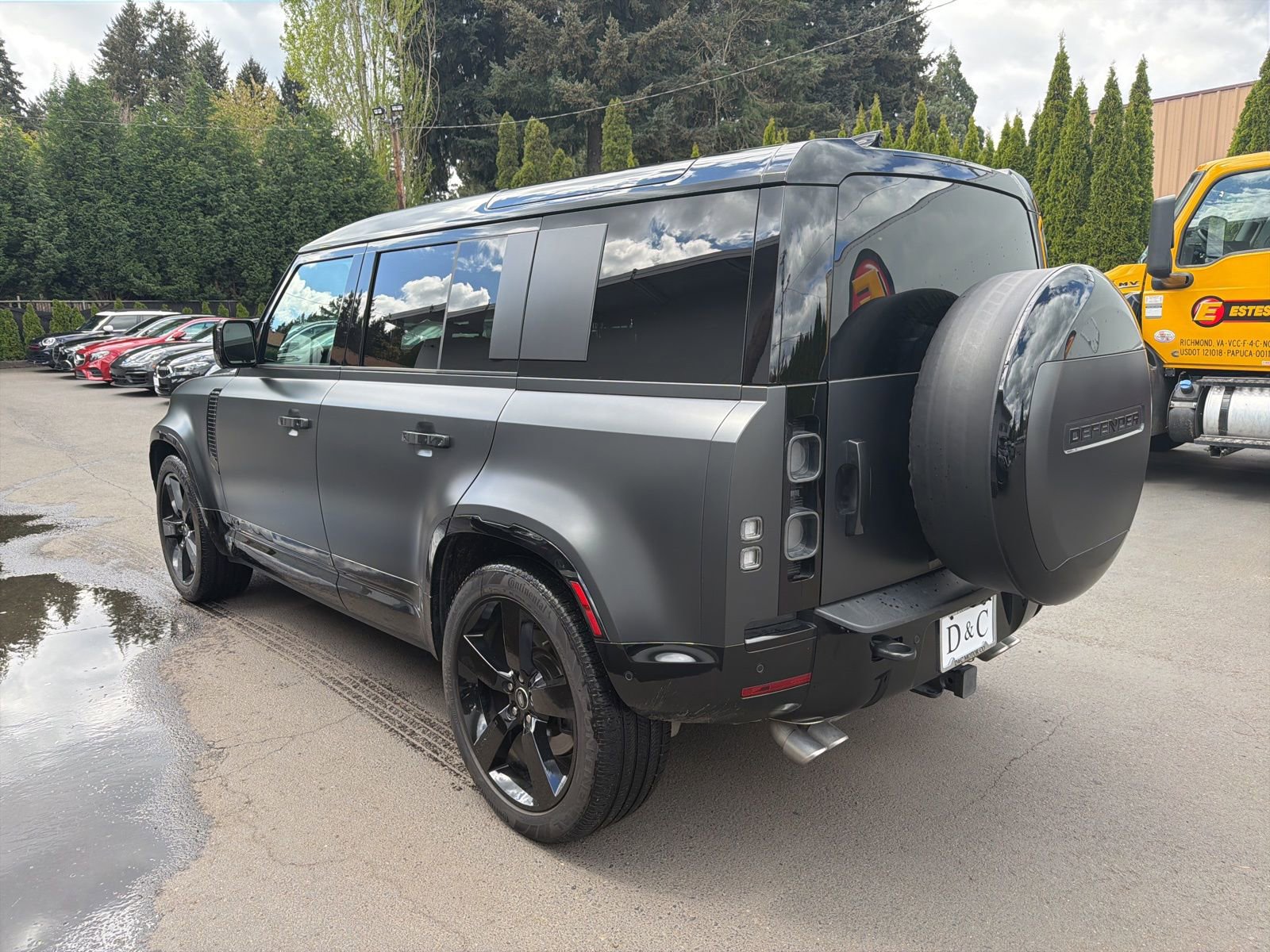 Used 2025 Land Rover Defender 110 V8 image 2