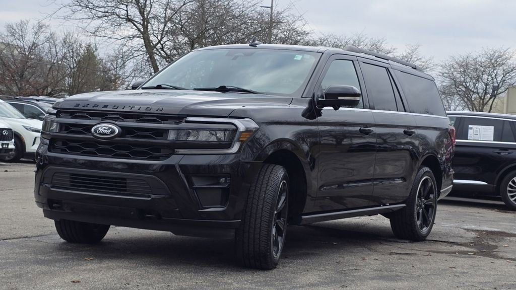 Used 2022 Ford Expedition Max Limited image 13