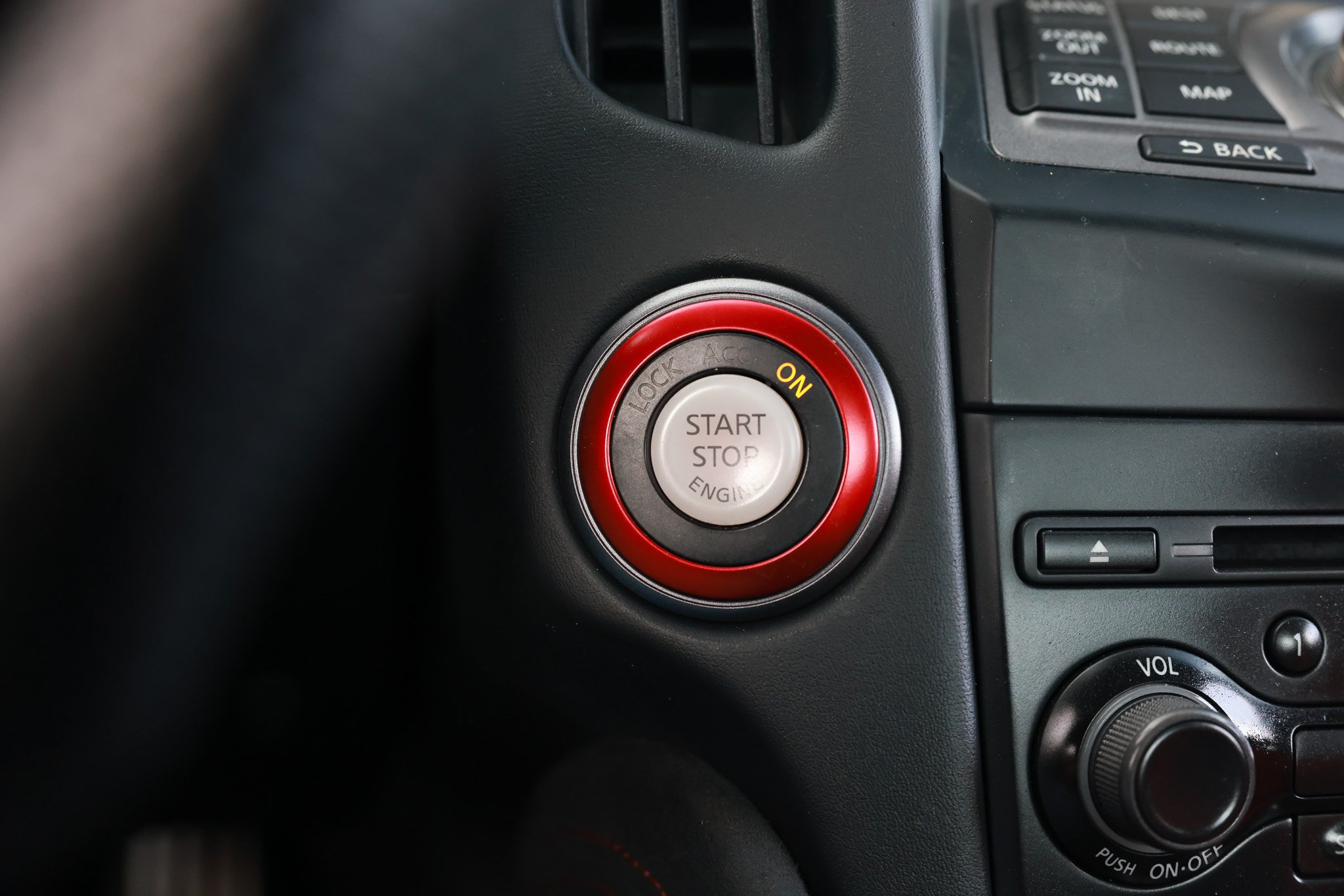 Used 2016 Nissan 370Z NISMO RWD image 27