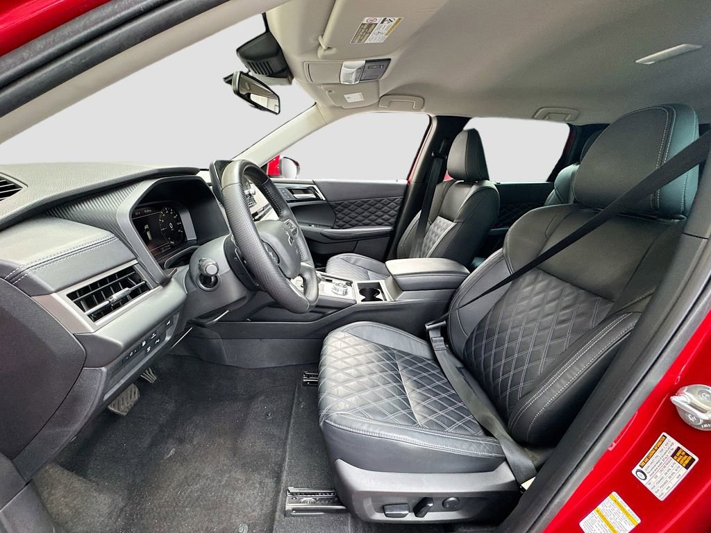 Used 2023 Mitsubishi Outlander SEL AWD/4WD image 13