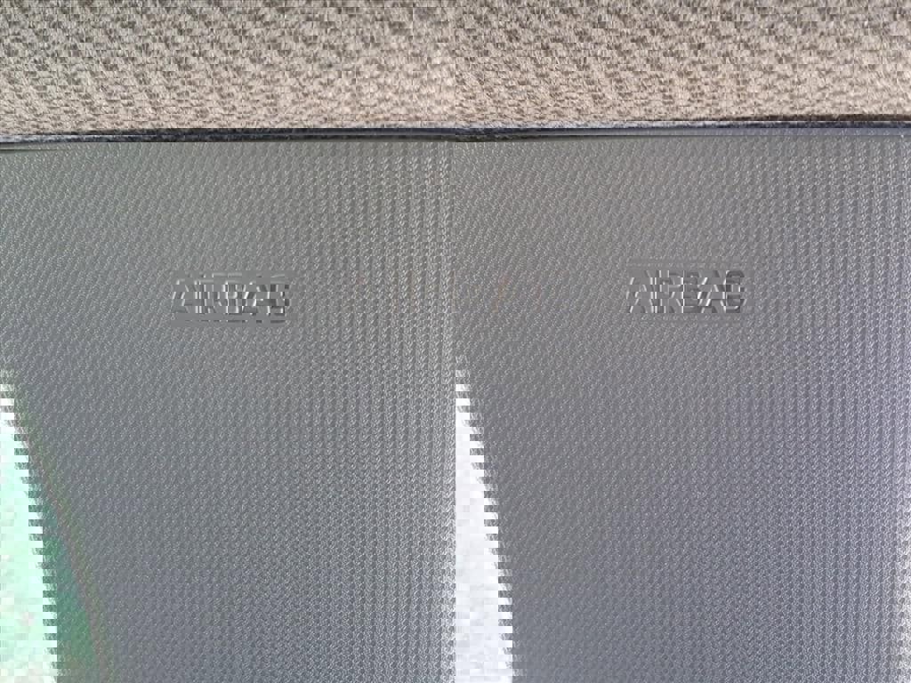 Certified 2025 Hyundai Elantra Sport image 15