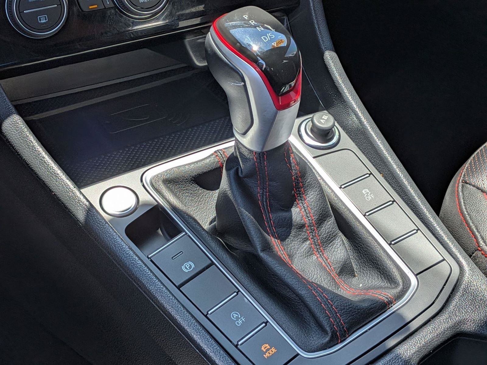 Used 2024 Volkswagen Jetta GLI Autobahn FWD image 39