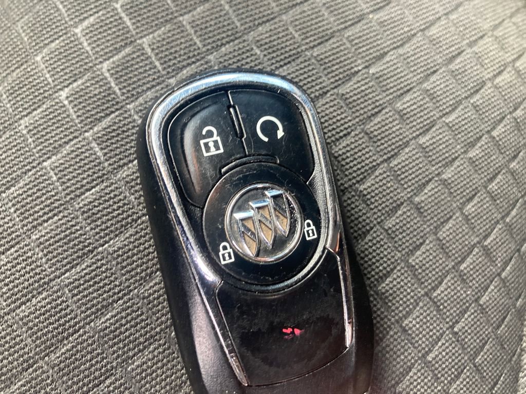 Used 2022 Buick Encore Preferred w/ Safety Package image 33