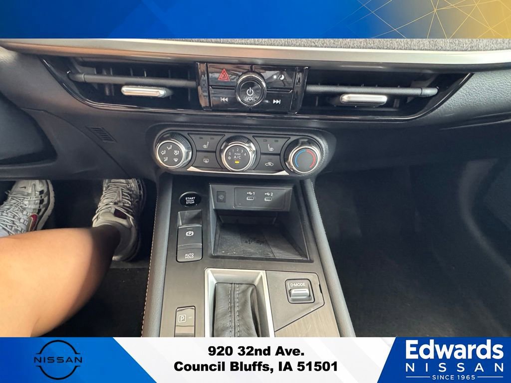 New 2025 Nissan Kicks SV w/ SV Premium Package AWD/4WD image 29