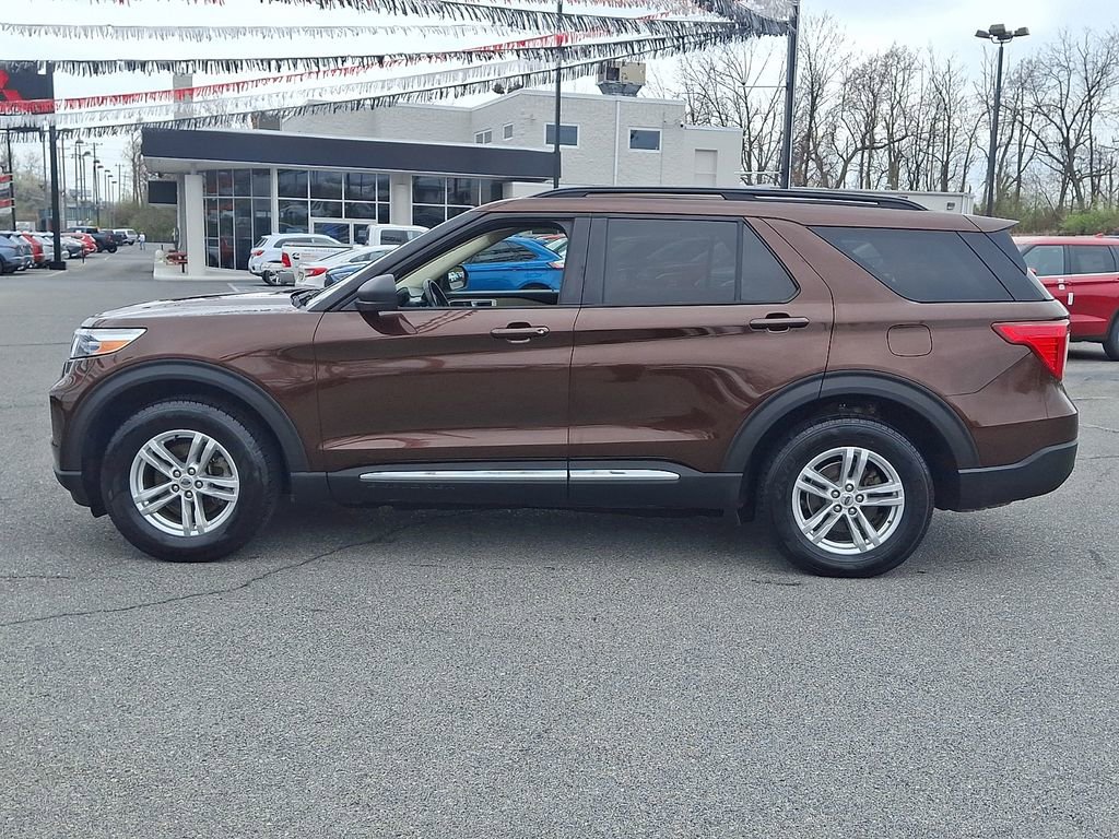 Used 2020 Ford Explorer XLT w/ Comfort Package AWD/4WD image 9