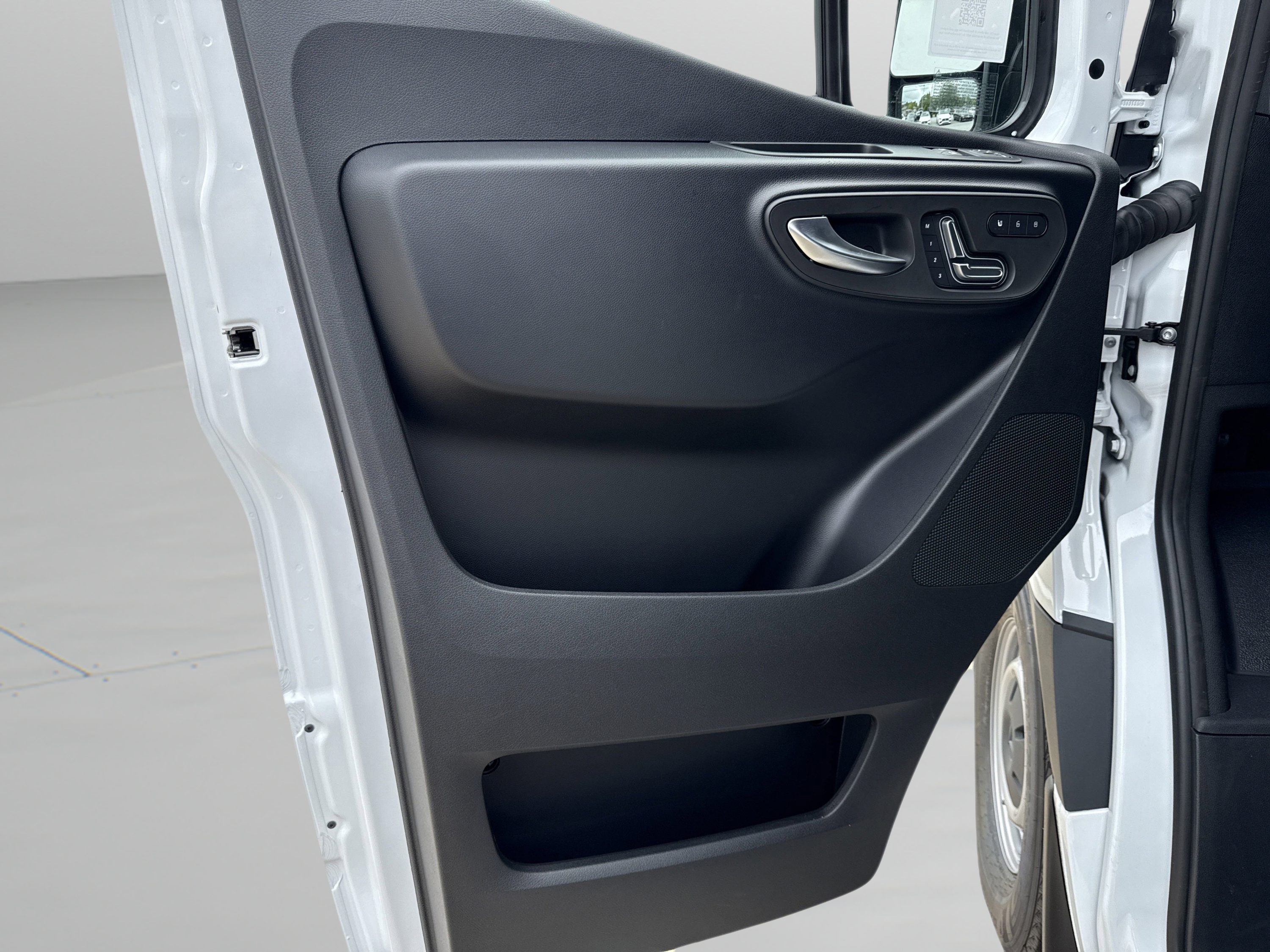 New 2025 Mercedes-Benz Sprinter 2500 image 13
