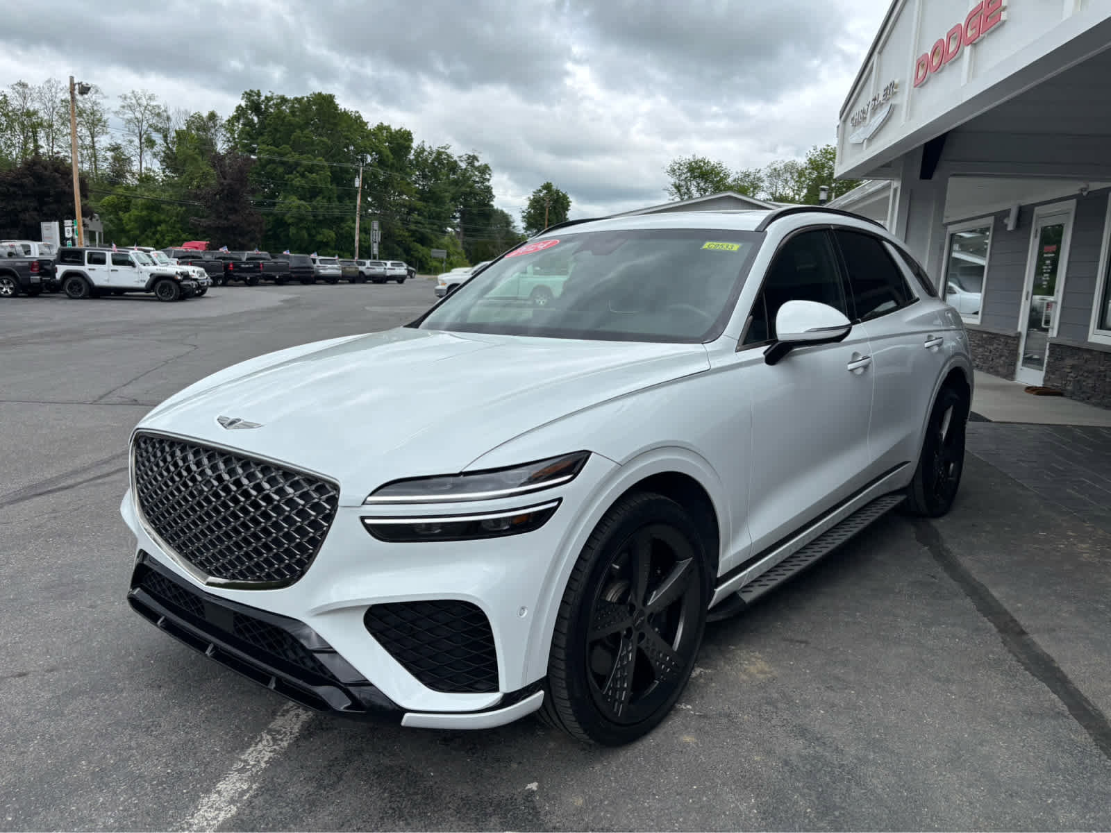 Used 2024 Genesis GV70 3.5T Sport w/ Sport Advanced Package AWD/4WD image 3